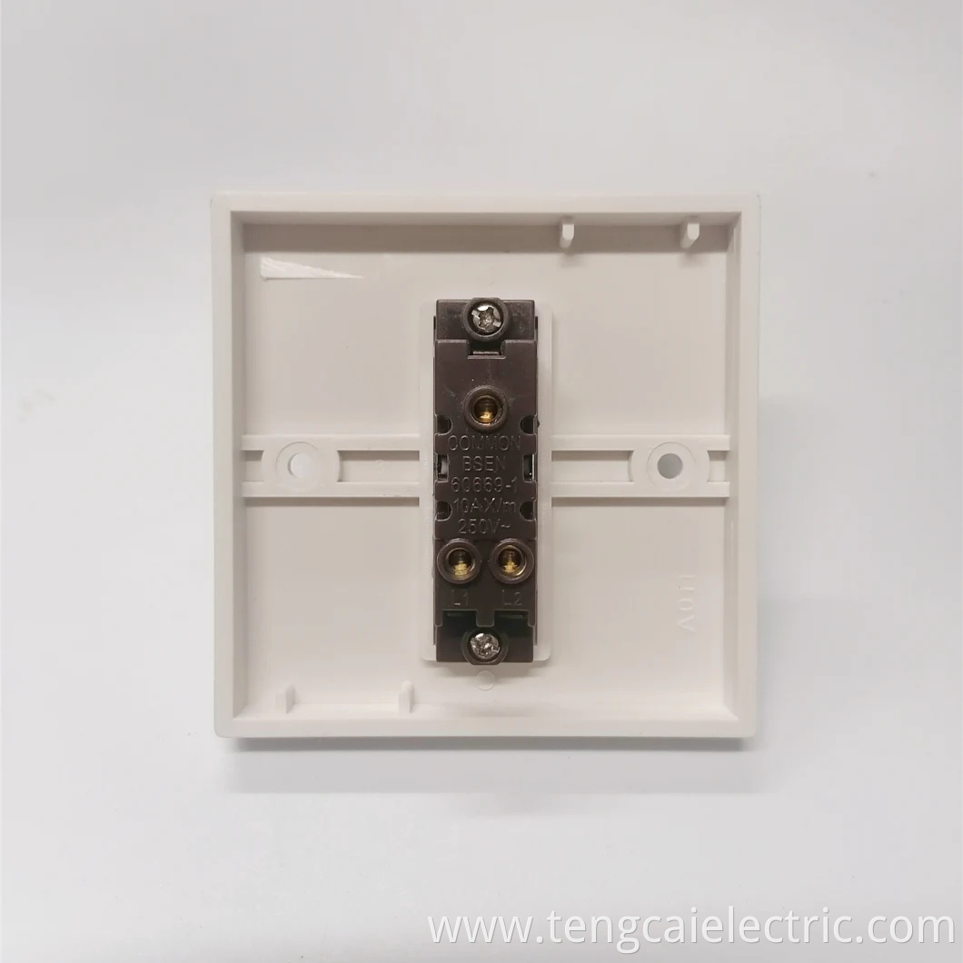 UK Electrical Wall Light Switch Socket 3 Gang 2 Way